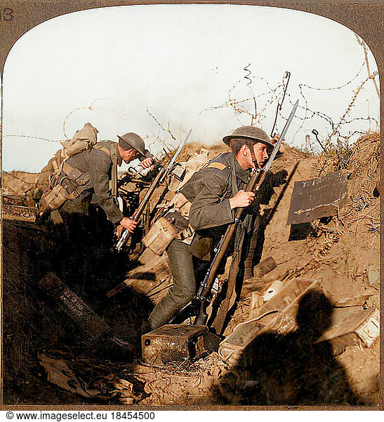 History / World War I / Western Front.Battle of the Somme: 1st July 1916 - 18th November 1917 (Franco-Britishoffensive against German positions.'In the firing line before La Boiselle awaiting the signal for the dash upthe 'Sausage Valley' (British infantrysoldiers waiting for the signal to attack the so called 'Sausage Valley').Photo (part of a stereoscopic image)  undated  summer 1916.No. 53 from a photo series. London.(Realistic Travels Publishers).Digitally coloured.