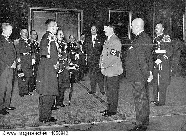 Hitler  Adolf  20.4.1889 - 30.4.1945  deut. Politiker (NSDAP)  Reichskanzler 30.1.1933 - 30.4.1945  Empfang der japanischen Marinedelegation  Reichskanzlei  Berlin  1934