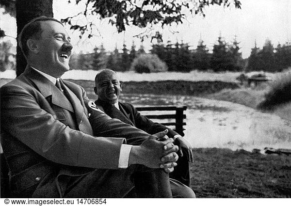 Hitler  Adolf  20.4.1889 - 30.4.1945  deut. Politiker (NSDAP)  Reichskanzler 30.1.1933 - 30.4.1945  Freizeit  wÃ¤hrend einer Reise durch den Harz  1935