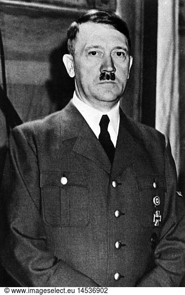 Hitler  Adolf  20.4.1889 - 30.4.1945  deut. Politiker (NSDAP)  Reichskanzler 30.1.1933 - 30.4.1945  Halbfigur  Anfang 1940er Jahre