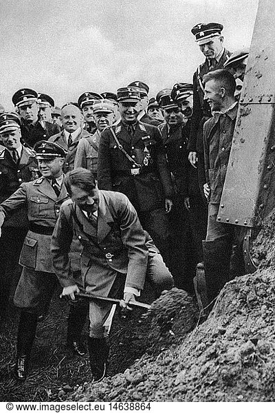 Hitler  Adolf  20.4.1889 - 30.4.1945  deut. Politiker (NSDAP)  Reichskanzler 20.1.1933 - 30.4.1945  Halbfigur  erster Spatenstich der Reichsautobahn Frankfurt - Heidelberg  23.9.1933