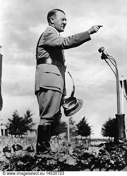 Hitler  Adolf  20.4.1889 - 30.4.1945  deut. Politiker (NSDAP)  Reichskanzler 30.1.1933 - 30.4.1945  Rede auf einem Reichsparteitag  NÃ¼rnberg  1930er Jahre