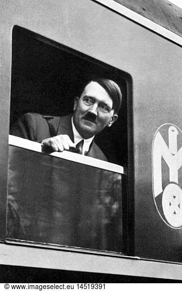 Hitler  Adolf  20.4.1889 - 30.4.1945  deut. Politiker (NSDAP)  Reichskanzler 30.1.1933 - 30.4.1945  unterwegs mit der Eisenbahn  sieht aus dem Fenster  um 1934