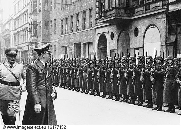 Hitler & Goering / Berlin / 1941