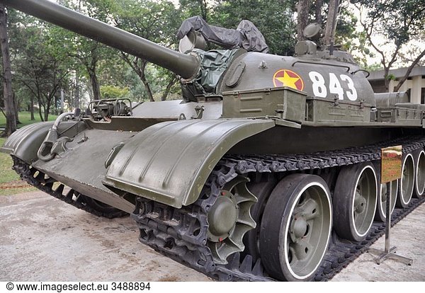 Ho Chi Min City (Vietnam): tank from the American War kept in the garden of the Reunification Palace