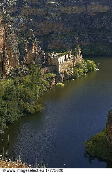 Hoces del Duraton  Duraton-Flussschluchten  Kloster nuestra Senora de la Hoz  Naturpark Hoces del Rio Duraton  Provinz Segovia  Kastilien-León  Spanien  Europa