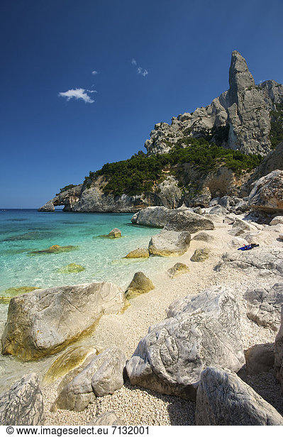 Hochformat Landschaftlich schön landschaftlich reizvoll Europa Tag europäisch Strand Küste Meer Natur Insel Sardinien Sandstrand Italien Mittelmeer