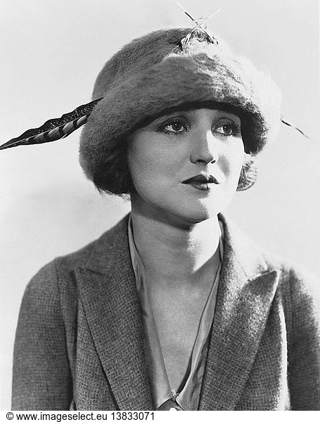 Hollywood  Kalifornien: ca. 1921 Ein Porträt der Schauspielerin Agnes Ayres  einem Star der Paramount Pictures.
