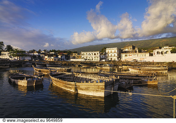 Holzboote im alten Hafen von Moroni  Grande Comore  Komoren  Afrika