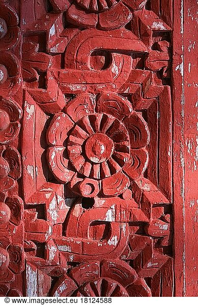 Holzschnitzerei  Tempelanlage  Tempel  Myanmar  Asien