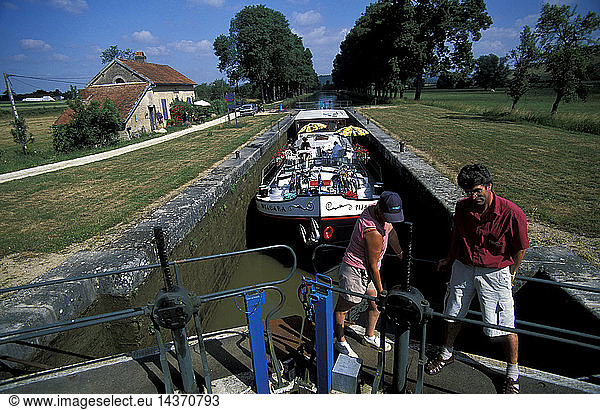 Hotel-barge on Bourgogne Canal  Chateauneuf en Auxois  France  Europe