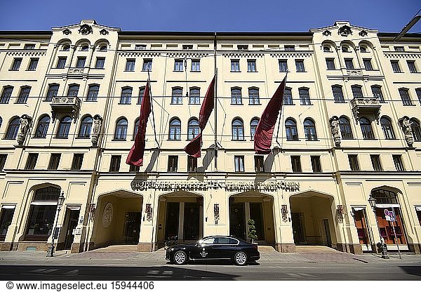 Hotel Vier Jahreszeiten geschlossen  CoronaKrise  Altstadt  München  Oberbayern  Bayern  Deutschland  Europa