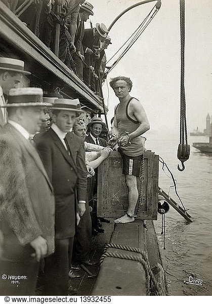 Houdini Overboard Box Escape  1912