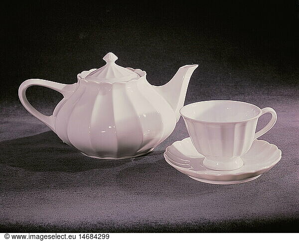 household  dishes  porcelain service  teapot  27 cm x 22 cm  cup  height 7 cm  saucer  Selle manufactory  Burgau  Thuringia  Germany  circa 1912