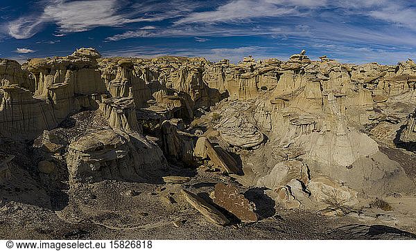 Hunderte von Hoodoos in der abgelegenen Wüste von New Mexico