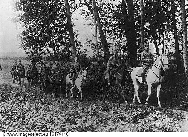 Husar patrol / Western Front 1914