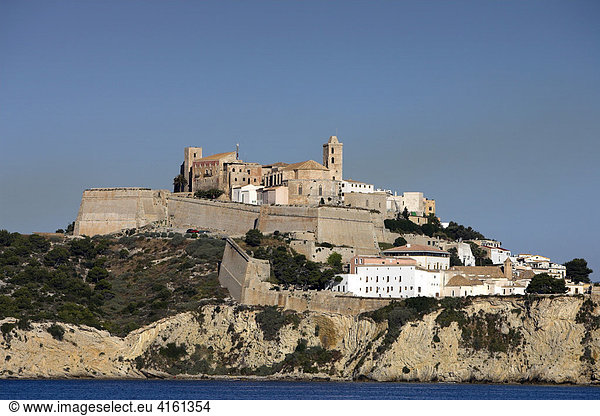 Ibiza Stadt Altstadt mit Kathedrale Ibiza Spanien