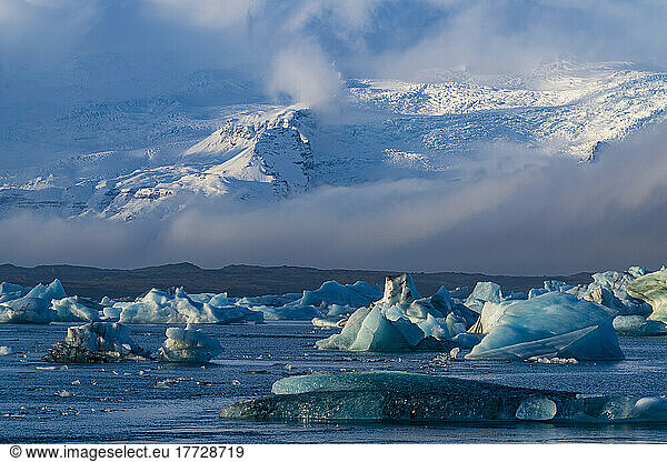 Icebergs in Jokulsarlon glacier lagoon  Iceland  Polar Regions