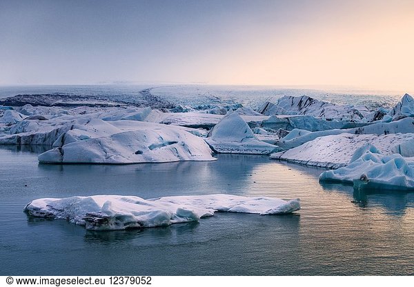 Icebergs in the Jokulsarlon  Breidamerkurjokull Glacier  Vatnajokull Ice Cap  Iceland..