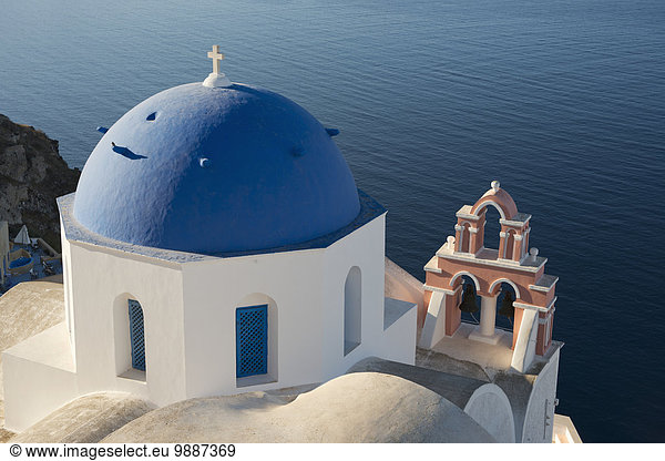 Ignoranz Kirche blau pink Santorin Gewölbe Glocke Kykladen Griechenland Griechische Inseln Oia Ia