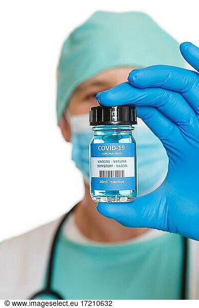 Impfstoff Coronavirus Corona Virus COVID-19 Arzt Doktor Covid Impfung Vaccine Freisteller Hochformat  Stuttgart  Deutschland  Europa