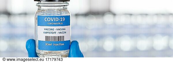 Impfstoff Coronavirus Corona Virus COVID-19 Covid Impfung Vaccine Textfreiraum Copyspace Panorama  Deutschland  Europa