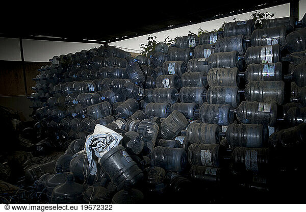 In an all-female cooperative  plastic is collected from streets and finely cut to be able to recycle.