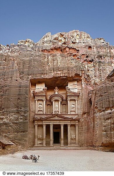 In den Fels geschlagenes Schatzhaus des Pharao  Schatzkammer  Khazne al-Firaun  Mausoleum  Schlucht Siq  Wadi Musa  Petra  UNESCO Weltkulturerbe  Königreich Jordanien