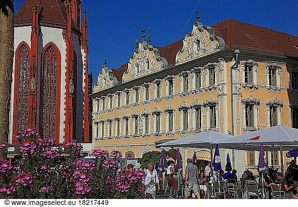 In der Altstadt von Würzburg  Marktplatz und die Marienkapelle  Würzburg  Unterfranken  Bayern  Deutschland  Europa