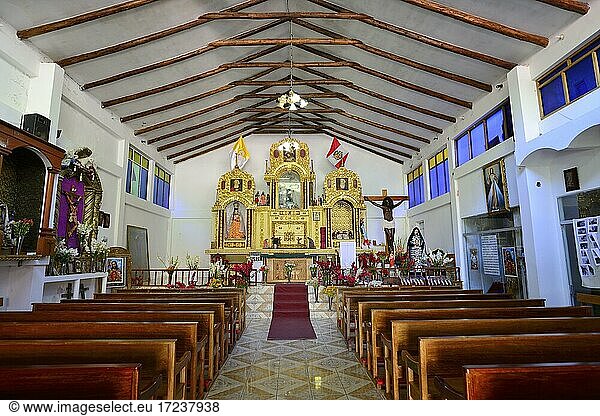 In der Dorfkirche Iglesia Virgen Del Carmen  Aguas Calientes  Machu Picchu  Provinz Urubamba  Peru  Südamerika