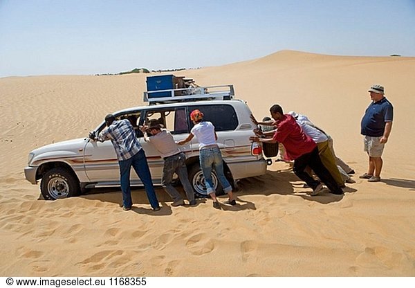 In Sand Dünen der Wüste Bayyudah stecken. Oberen Nubien,  Ash-Shamaliyah Zustand,  Sudan