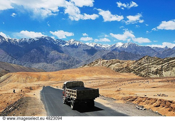 In the north of India there are many borders On the road from the capital city Leh near the border between China Dissolute mountain view continue