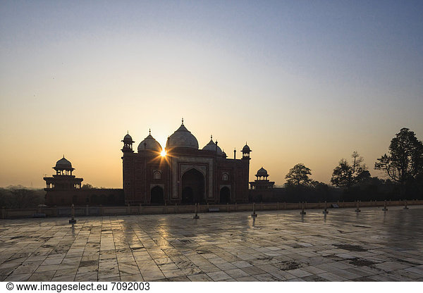 India  Uttar Pradesh  Agra  View of Taj Mahal