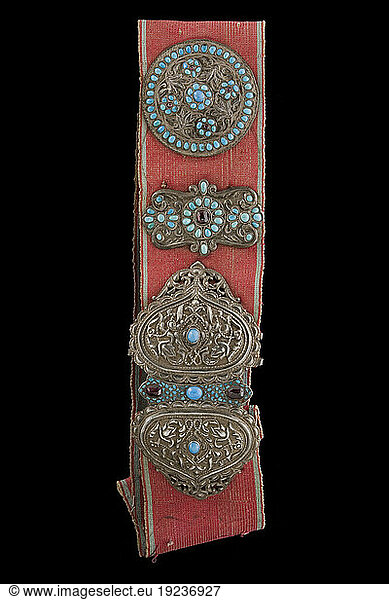 Indian 
around 1740/1800. – Belt. – Silver  turquoise  rubies and grenade  cotton. Length 98 cm  width 10 cm. Inv. No. 14260.
Florence  Museo Stibbert.