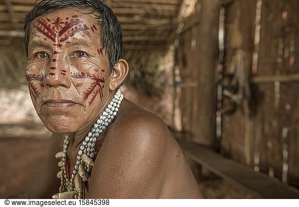 Indigener Brasilianer im Dorf Dessana  Manaus  Amazonien  Brasilien