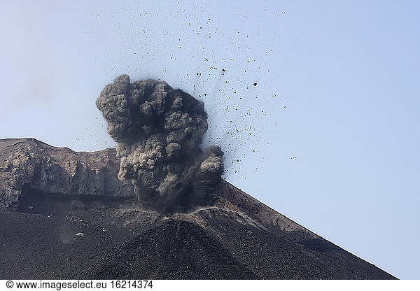 Indonesia  Anak Krakatau  Ash eruption