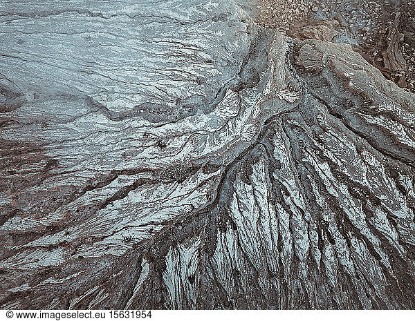 Indonesien  Java  Luftaufnahme einer Felsformation entlang des Kammes des Vulkans Ijen