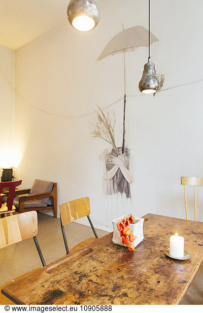 Indoor view of an empty cafe