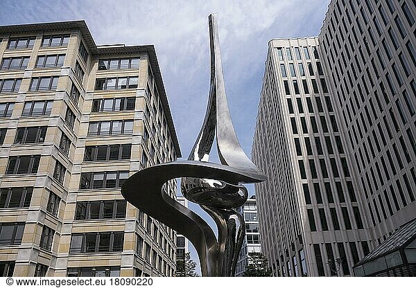 Inge-Beisheim-Platz  Skulptur 'Phoenix'  Potsdamer Platz  Berlin  Deutschland  Europa
