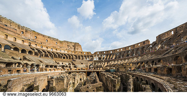Innenansicht des Kolosseums  Ruinen  Rom  Latium  Italien  Europa