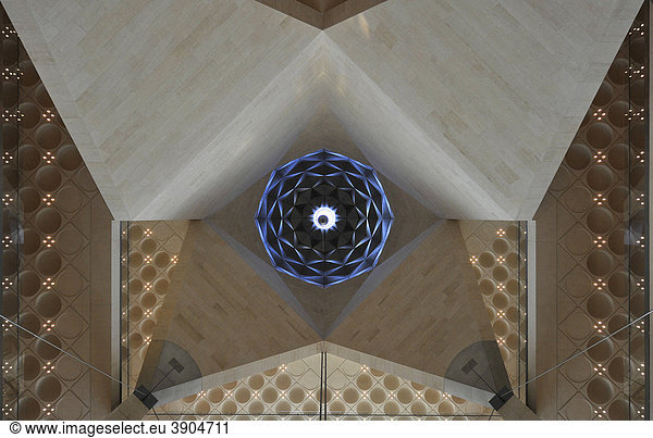 Innenaufnahme  Deckenkonstruktion Atrium  Museum of Islamic Art  nach Plänen von I. M. PEI  Corniche  Doha  Katar  Qatar  Persischer Golf  Naher Osten  Asien