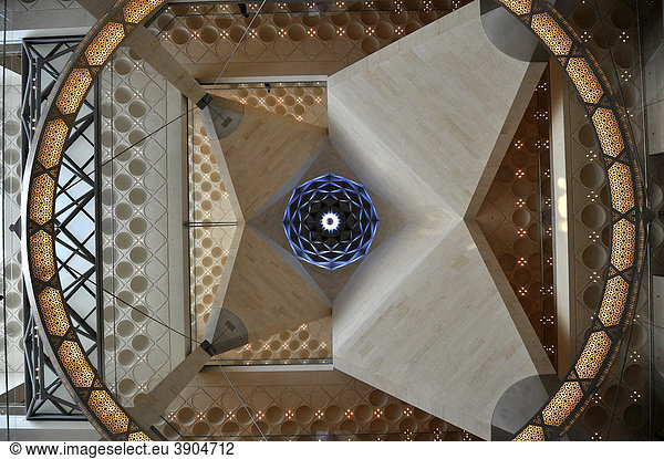 Innenaufnahme  Deckenkonstruktion Atrium  Museum of Islamic Art  nach Plänen von I. M. PEI  Corniche  Doha  Katar  Qatar  Persischer Golf  Naher Osten  Asien