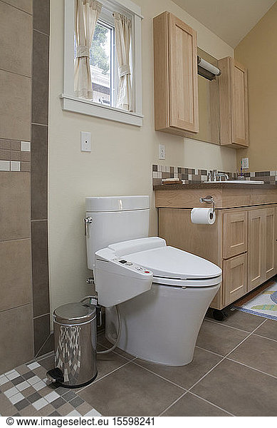 Inneneinrichtung eines Badezimmers in einer barrierefreien Wohnung