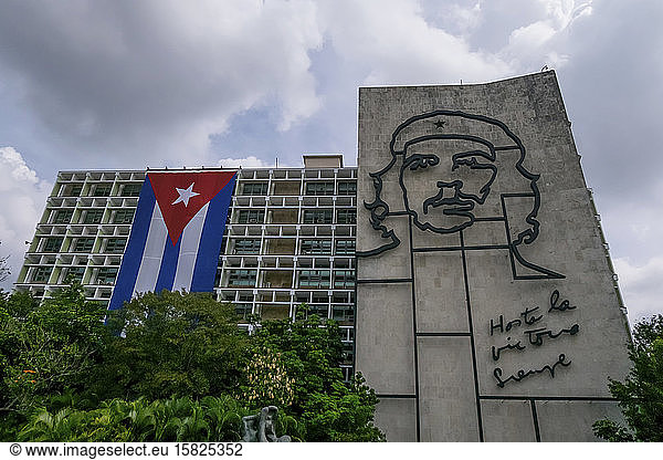 Innenministerium mit Porträt Che Guevara  Plaza de la Revolucion  Vedado  Havanna  Kuba