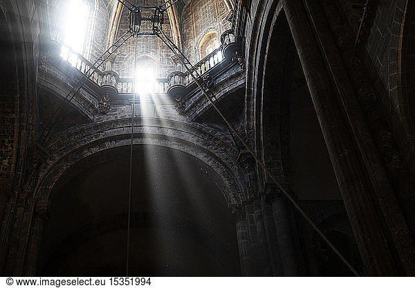 Innenraum einer Kathedrale in Galicien  Spanien