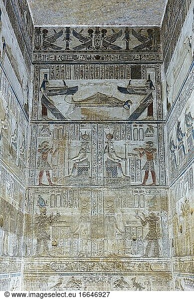 Inneres Heiligtum  Tempel der Hathor  Dendara  Ägypten.