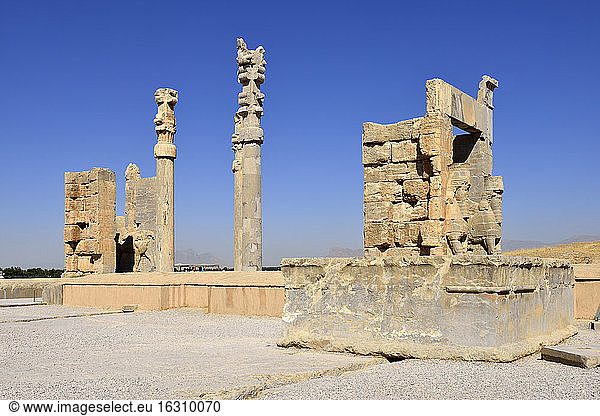 Iran  antike achämenidische Ausgrabungsstätte von Persepolis  Propylon  Tor der Nationen
