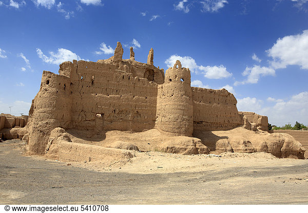 Iran Iranian Persien Persisch Mittlerer Osten Nahen Osten westliches Asien Reisen Reisen Reiseziele Orte der Welt Stadt Stadt Architektur Gebäude alte Zitadelle Nain Provinz Isfahan Fort Festungsmauer Wände Turm