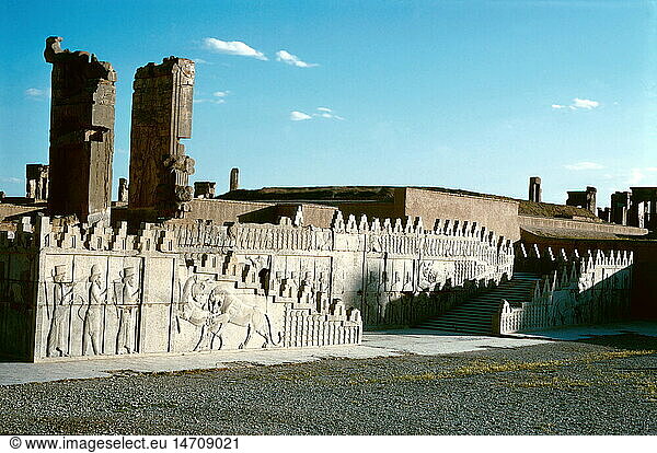 Iran - Persepolis (Parsa)  erbaut ab 518 vChr.  zerstÃ¶rt 330 vChr.  Palast des Xerxes I.  Nordtreppe Iran - Persepolis (Parsa), erbaut ab 518 vChr., zerstÃ¶rt 330 vChr., Palast des Xerxes I., Nordtreppe