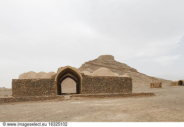 Iran  Yazd  Blick auf den Torbogen